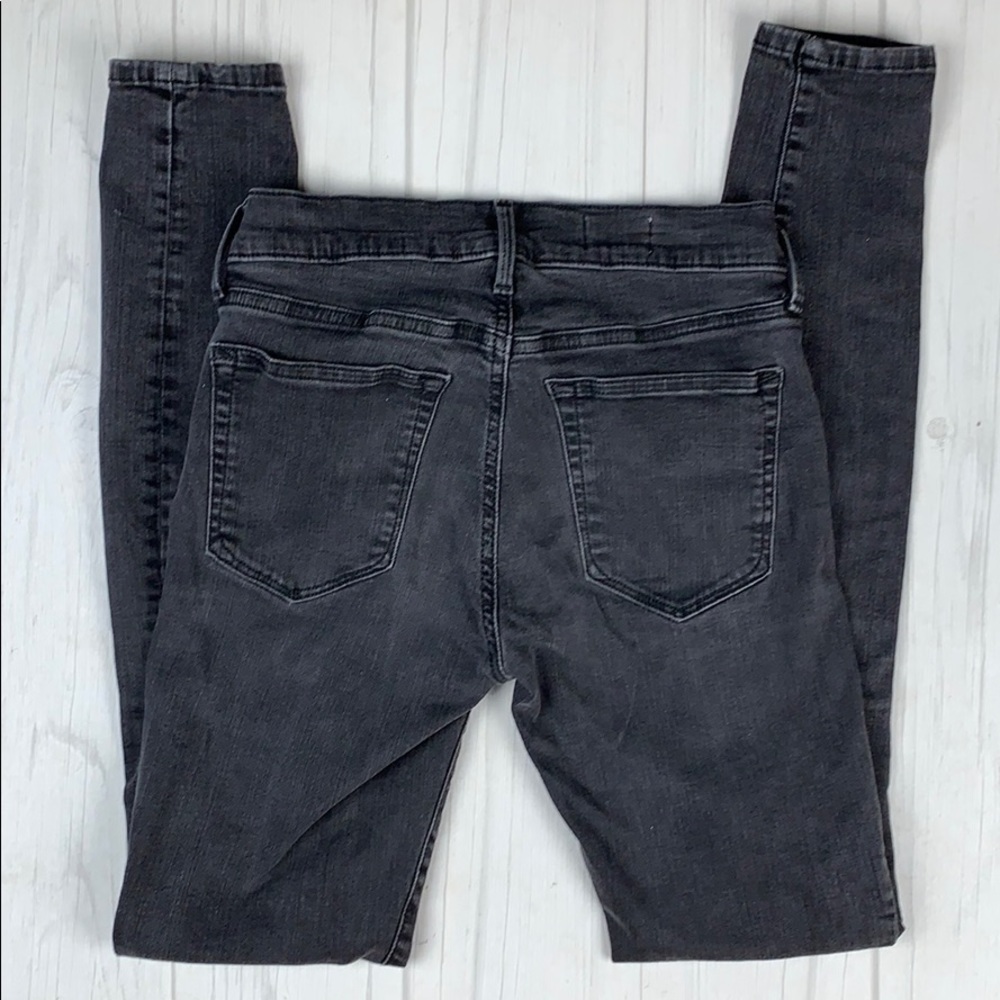 Gap Trinity Performance Distressed Wash Jegging - image 3